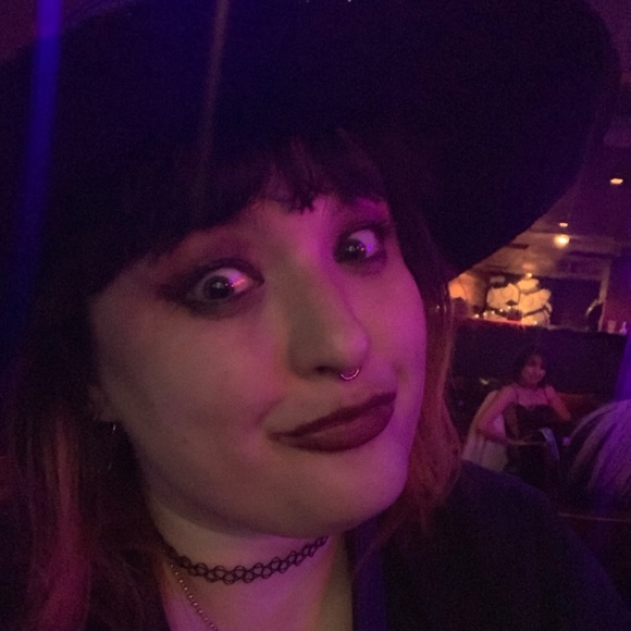 Purses, clothes, accessories - Picture 8 of 9